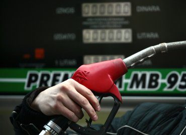Vlada Srbije: Dozvoljeno sipanje goriva u kanistere do 60 litara
