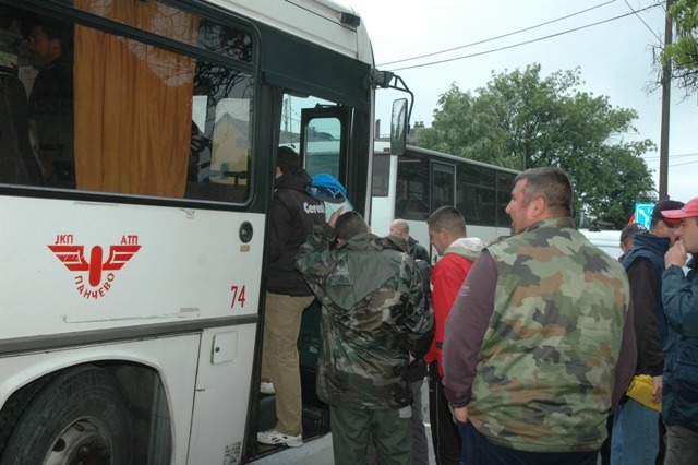 Vanredno stanje: NAŠI DOBROVOLJCI U CRNOJ BARI KOD ŠAPCA