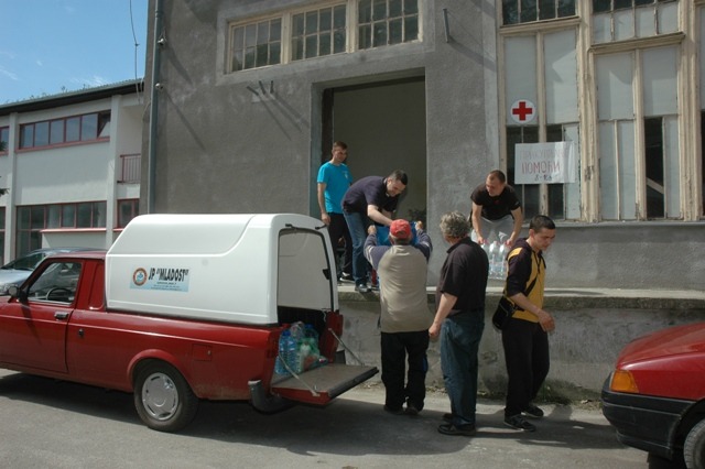 Crveni krst Opovo: DOPREMLJENA HUMANITARNA POMOĆ IZ SAKULA, BARANDE I SEFKERINA