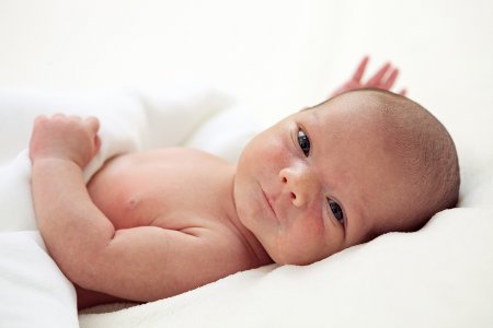 Opštinska uprava Opovo: Paketi za novorođene bebe