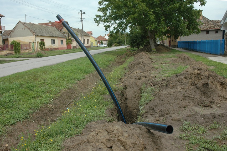 Rekonstrukcija vodovodne mreže: SLEDI ZAMENA CEVI U ULICI IVE LOLE RIBARA, PRVI POTROŠAČI DANAS PRIKLJUČENI