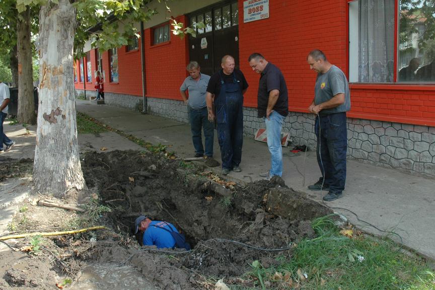 JP Mladost Opovo: HAVARIJA VODOVODNE CEVI U OPOVU