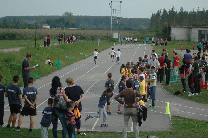 Dan sporta Opovo 2014:  SPORTSKA MANIFESTACIJA ZA DEVOJČICE I DEČAKE