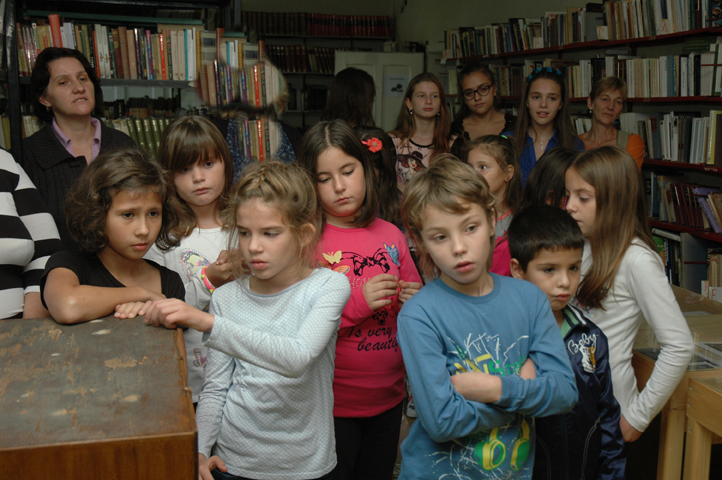 Dečja nedelja 2015:  PESNIČKO DRUŽENJE U OPOVAČKOJ BIBLIOTECI