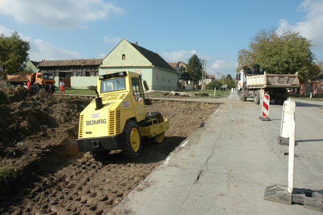 Rekonstrukcija ulica JNA i Stanka Tomića u Opovu:  STARTOVALI RADOVI NA KRUŽNOM TOKU