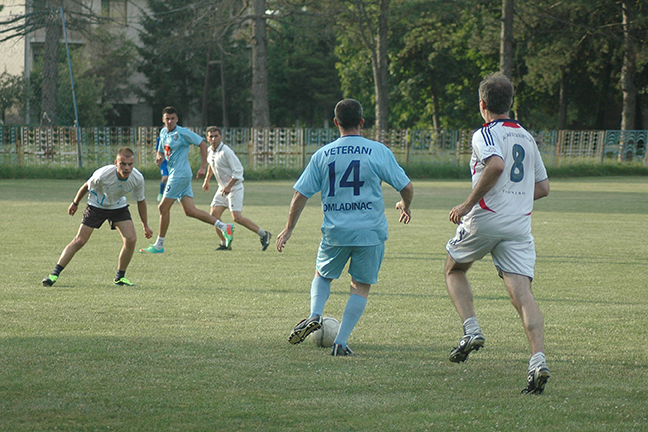 Fudbal veterani:  OMLADINAC – DUNAV 5:4