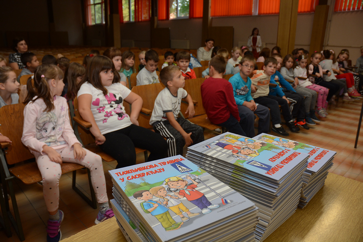 Saobraćajna edukacija đaka prvaka:  PAŽLJIVKOVA PRAVILA U SAOBRAĆAJU