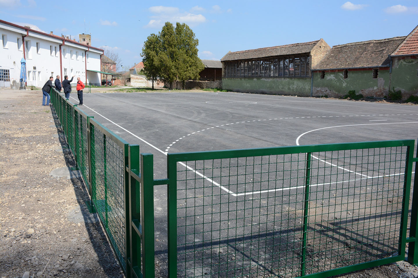 Sportski teren u Sakulama:  POSTAVLJENA ZAŠTITNA OGRADA, NAREDNIH DANA I GOLOVI