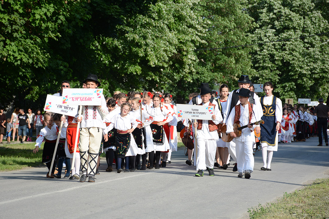 Dečiji folklorni festival:  ĐURĐEVAK PONOVO CVETA U OPOVU (VIDEO)