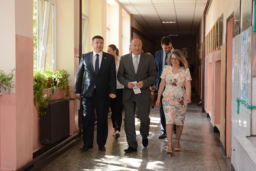 Ministar prosvete u poseti Opštini Opovo:  OPŠTINA OPOVO KAO DOBAR PRIMER PODRŠKE OBRAZOVNIM USTANOVAMA