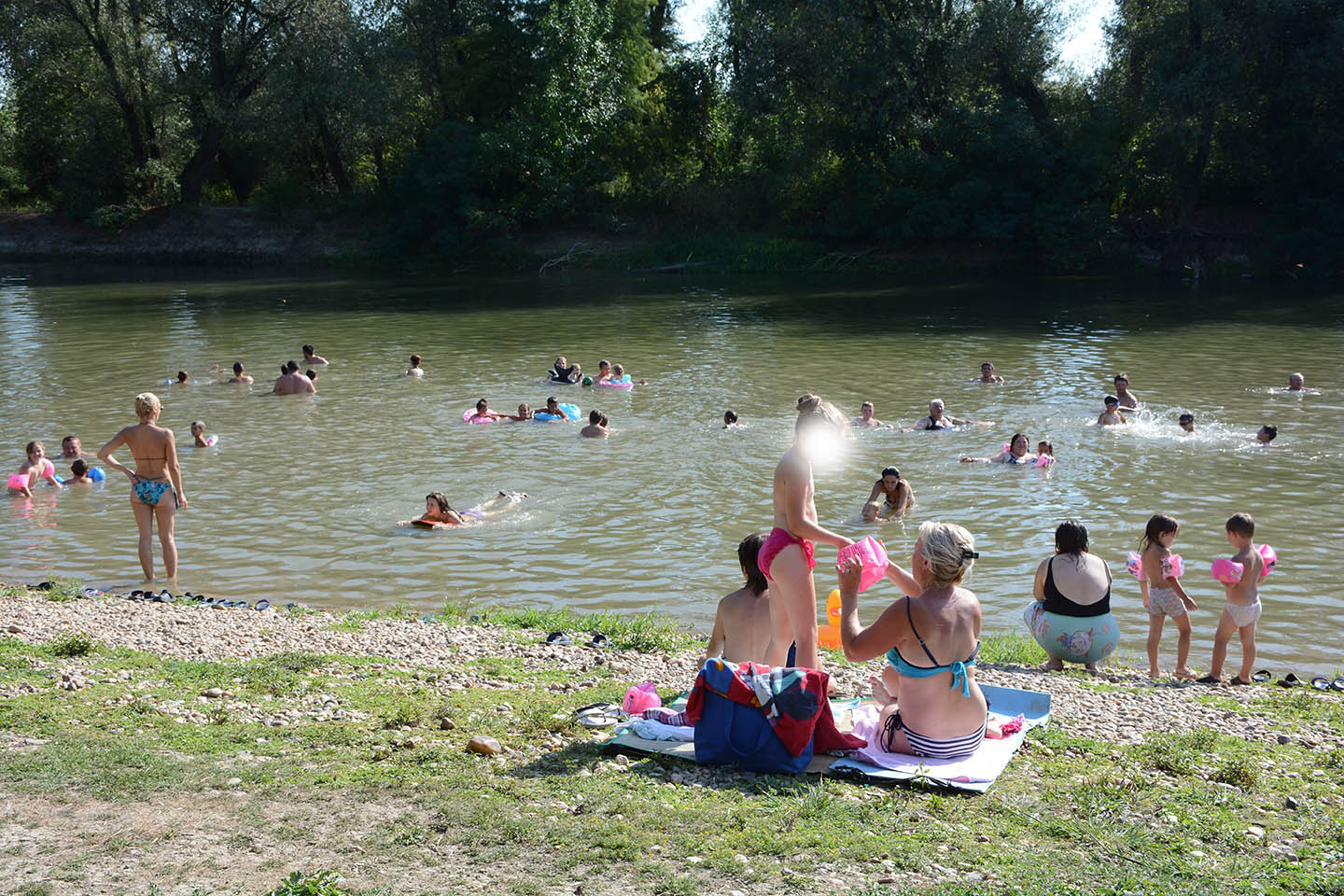 Toplotni talas „Lucifer“ nad Srbijom:  PRAZNE ULICE, OSVEŽENJE SAMO NA RECI