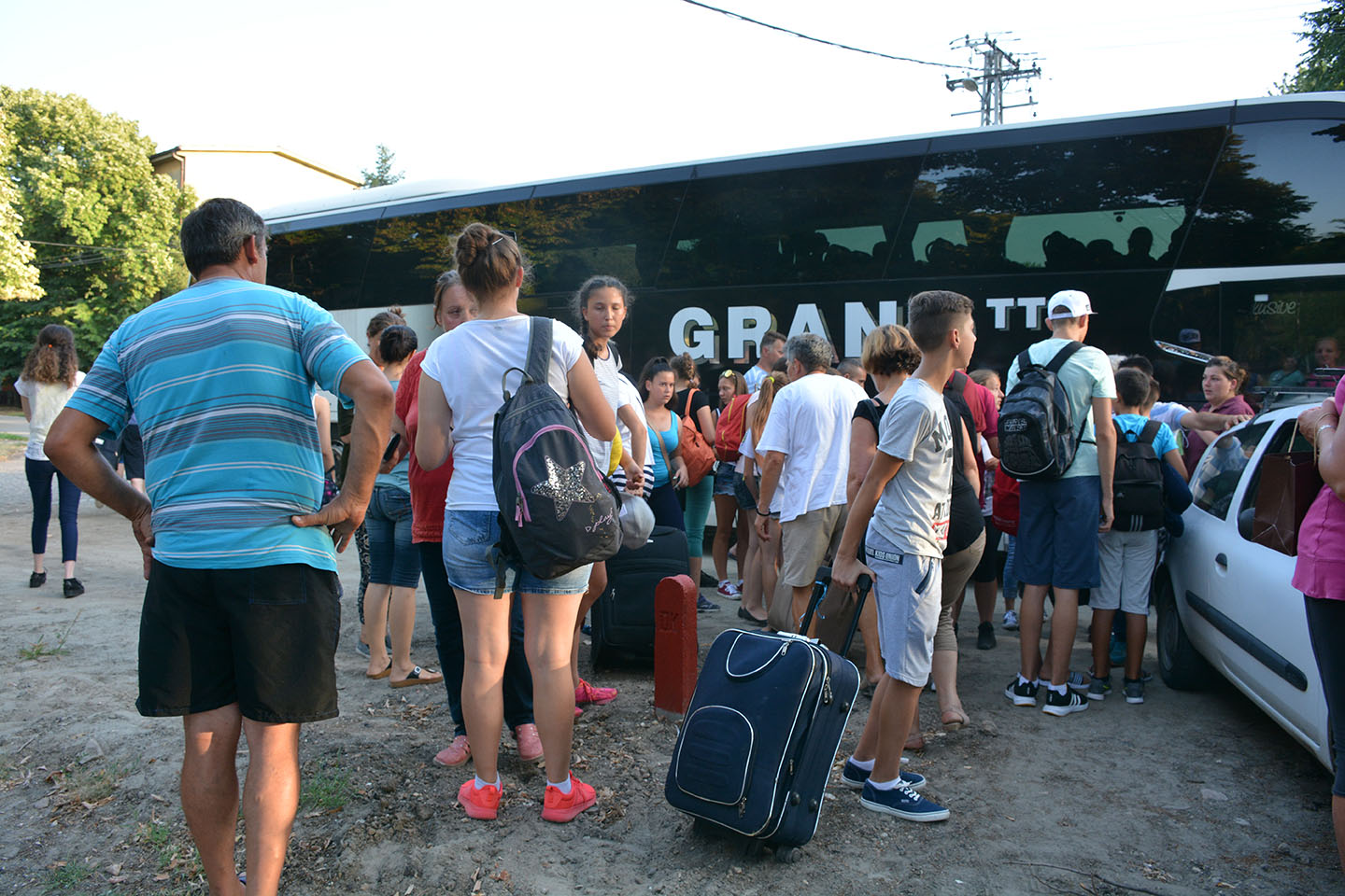 Ispraćeno 25 mališana na letovanje:  ZA NEKE MORE PRVI PUT