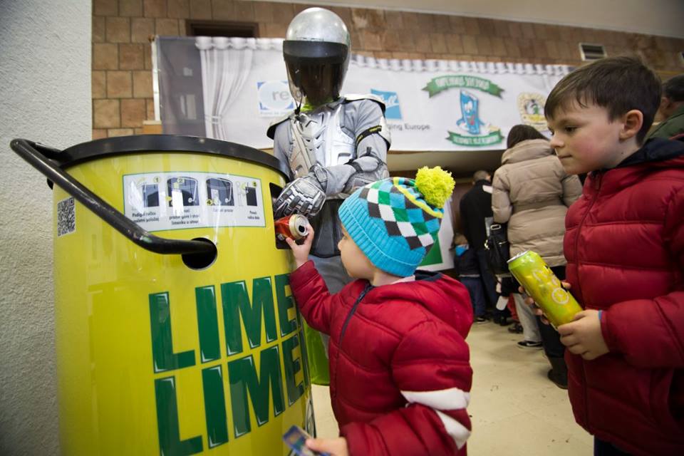 Reciklaža kroz pozorišnu umetnost:  PET LIMENKI – ULAZNICA ZA POZORIŠNU PREDSTAVU