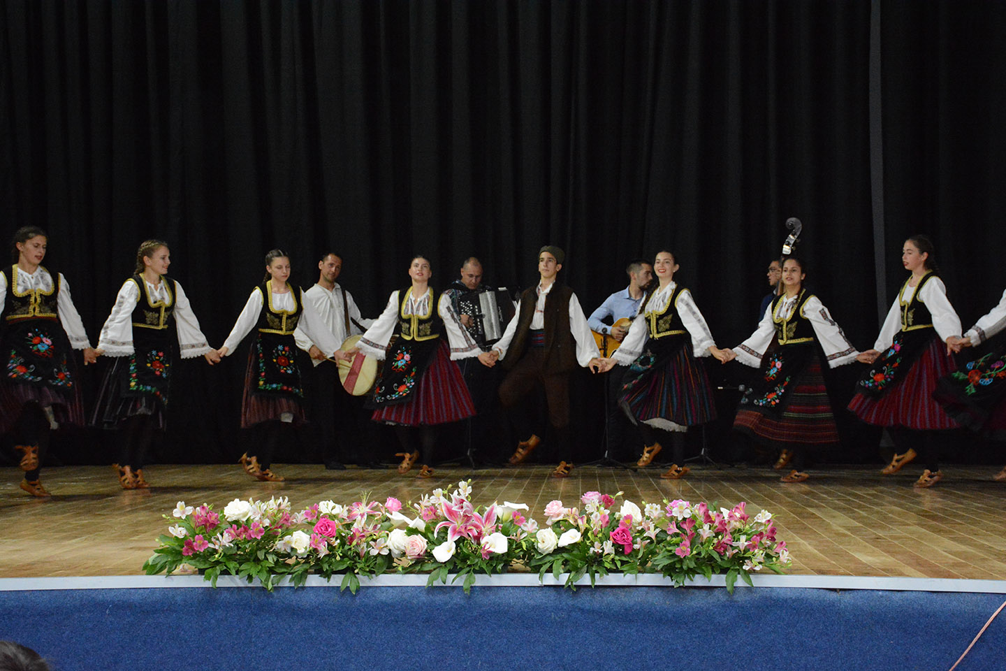 Praznik u Sakulama:  POLAGANJE VENACA I KONCERT FOLKLORA