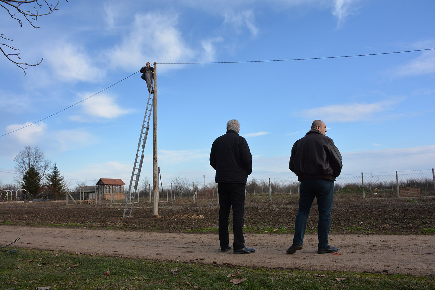 Uređenje Barande:  OD VEČERAS RASVETA DO BARANĐANSKOG GROBLJA