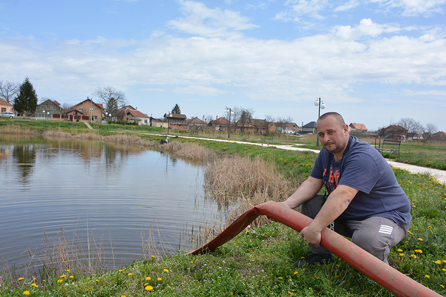 Punjenje malog jezera: PREPUMPAVANJE VODE IZ TAMIŠA