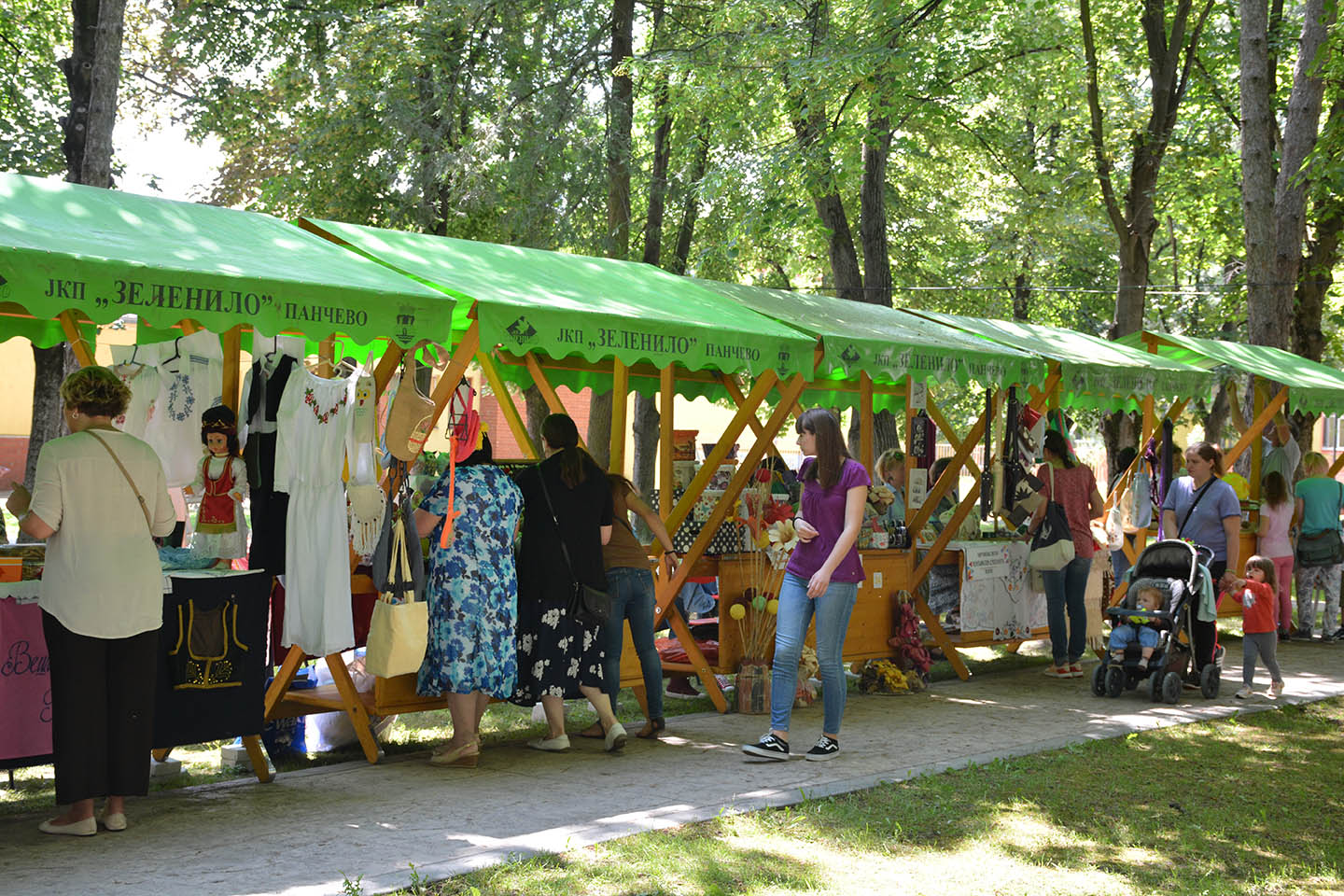 Aktiv žena Opovo:  ETNO BAZAR U OPOVAČKOM PARKU (VIDEO)