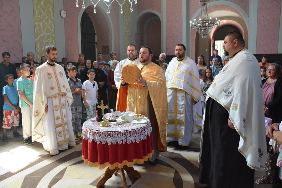 Svetonikoljska liturgija:  ODRŽANE LITURGIJE U SAKULAMA, BARANDI I OPOVU