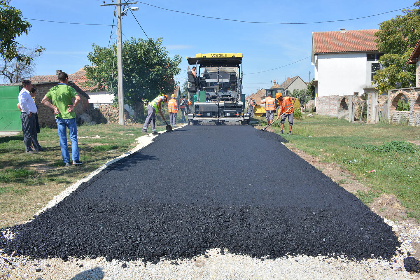 Danas Proleterska ulica dobija asfalt:  ASFALTIRANJE U SEFKERINU PRIVODI SE KRAJU (VIDEO)