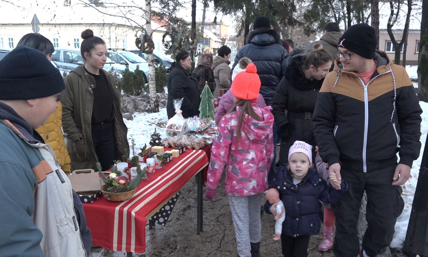 Novogodišnji vašar u Opovu: KAO NEKAD GUŽVA NA „KORZOU“ (VIDEO)