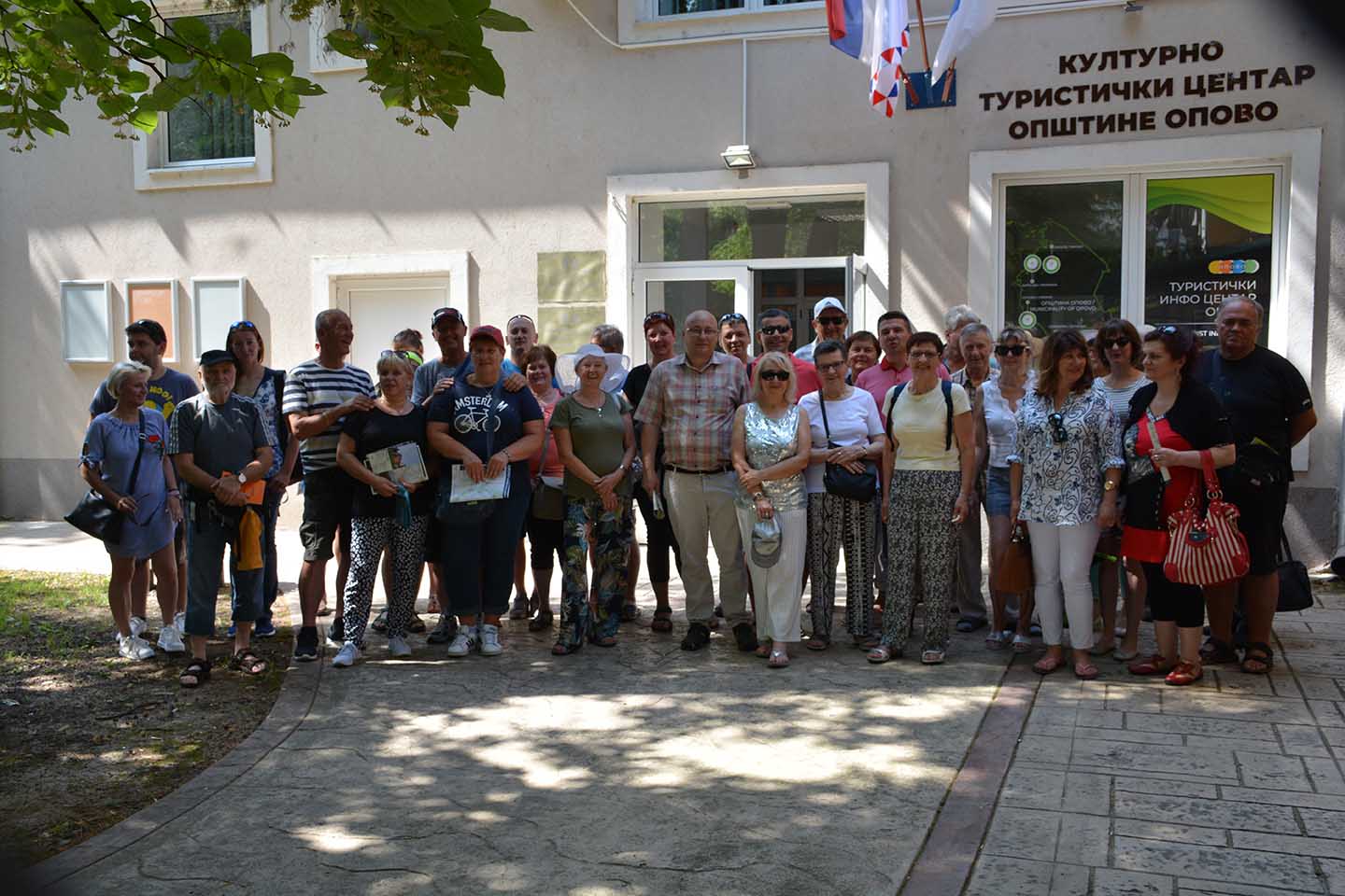 Slo Tours u Opovu i Barandi: SLOVENCI PORUČUJU „VRATIĆEMO SE KAO NEKAD RODE“ (VIDEO)