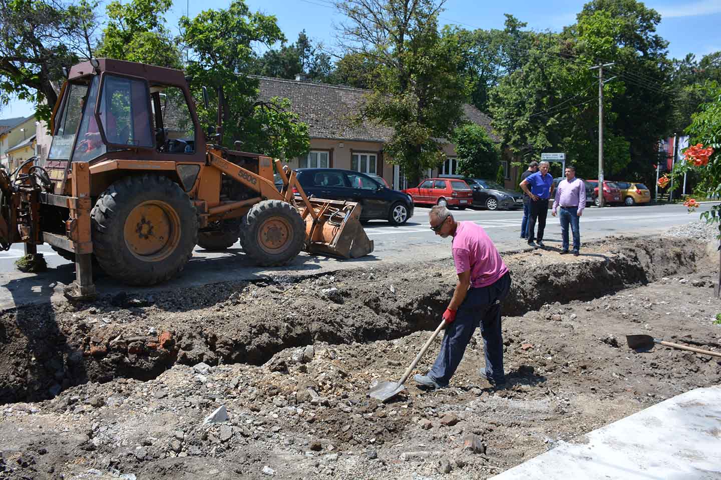 Saobraćajna infrastruktura: GRADI SE NOVI PARKING U CENTRU OPOVA (VIDEO)