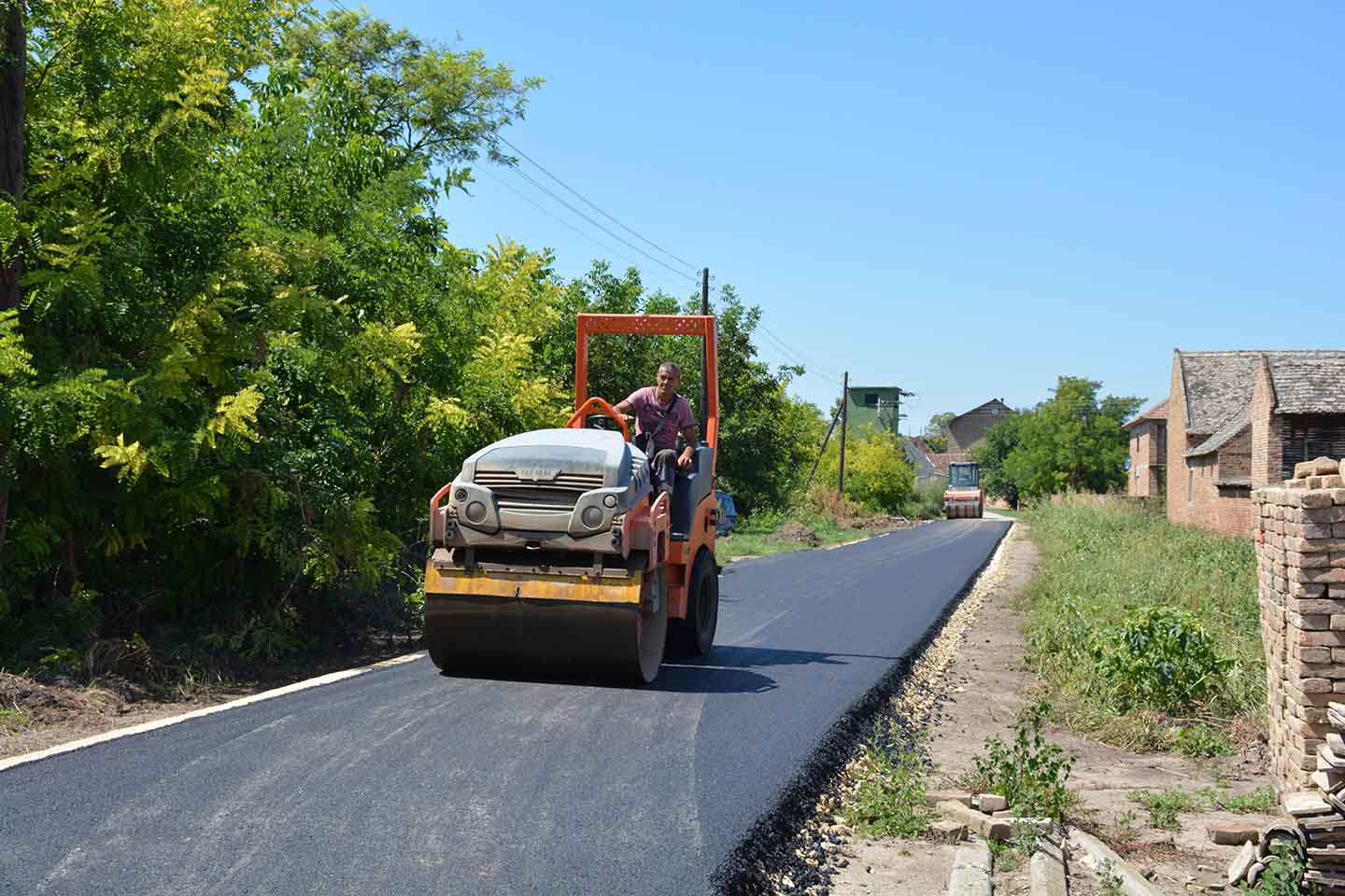 Asfaltiranje u Sakulama: ULICA SVETOZARA MILETIĆA DOBILA ASFALT