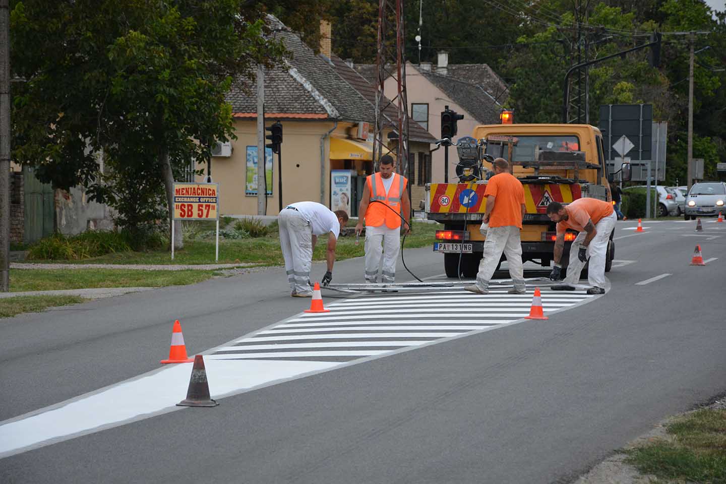 Saobraćaj Sefkerin – Opovo – Baranda: OBELEŽAVANJE HORIZONTALNE SAOBRAĆAJNE SIGNALIZACIJE