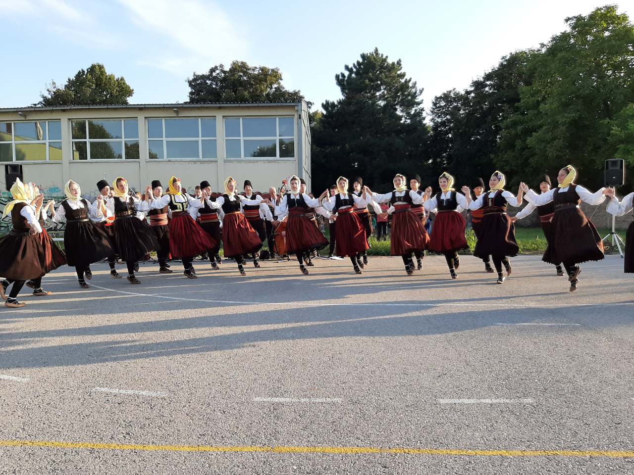 Treći dan programa na Mandalini: FOLKLORNI KONCERT U SEFKERINU