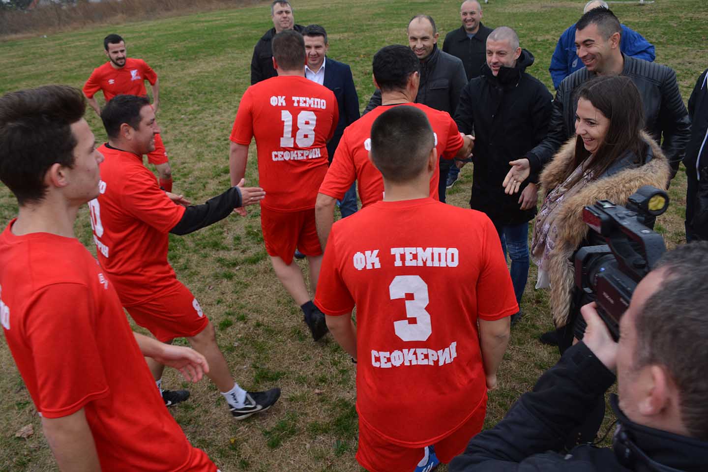 Donacija za FK Tempo SEFKERINCI DOBILI DRESOVE, LOPTE I MREŽE ZA GOLOVE (VIDEO)