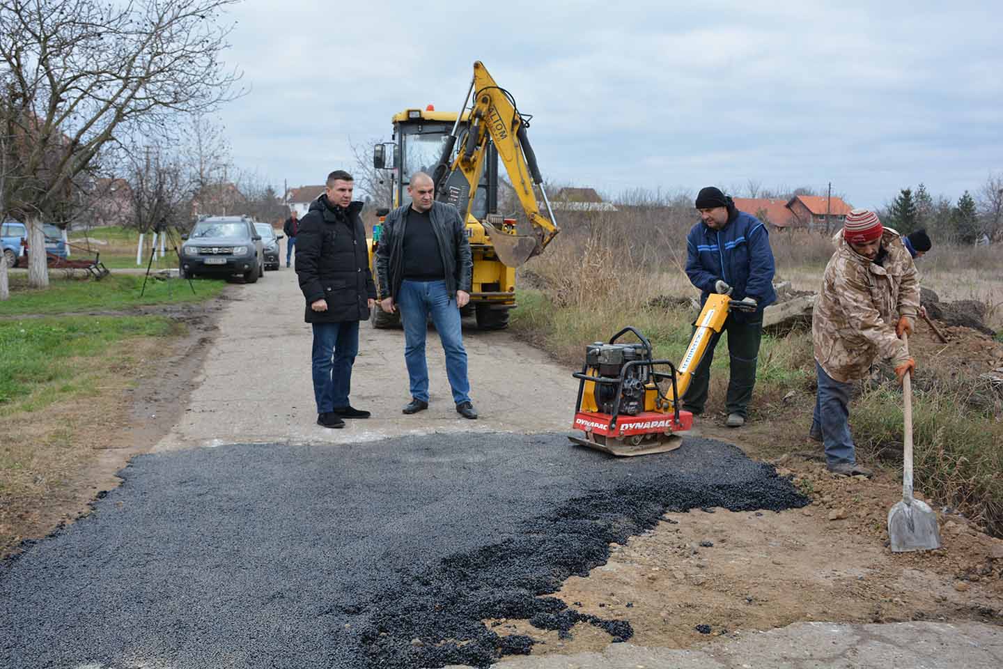 Komunalci na lokalnim kolovozima: AKCIJA KRPLJENJA UDARNIH RUPA (VIDEO)