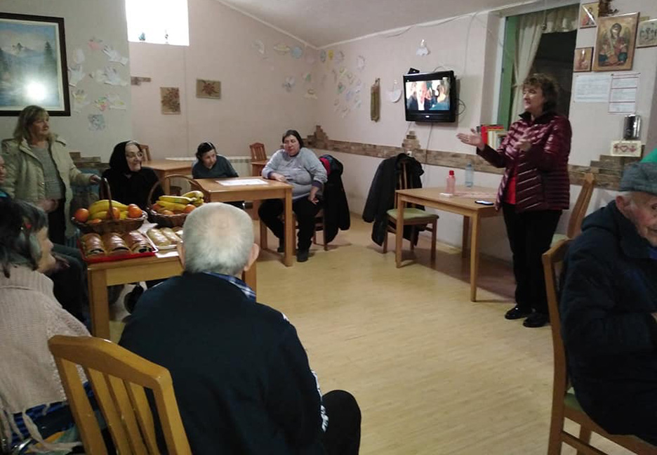 Aktiv žena Opovo u poseti Domu za stara lica u Sefkerinu: ŠTRUDLE I RAZGOVOR SA KORISNICIMA DOMA