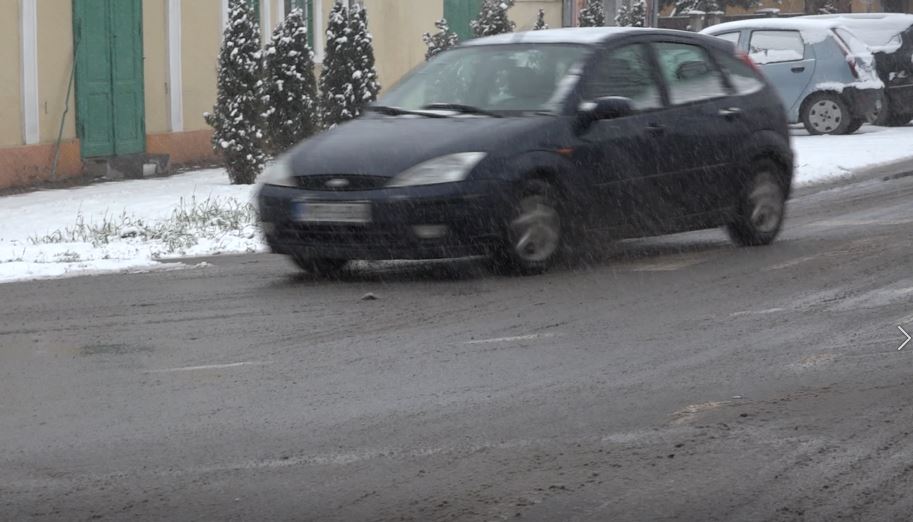 Putevi Srbije: Oprez zbog moguće poledice i snega