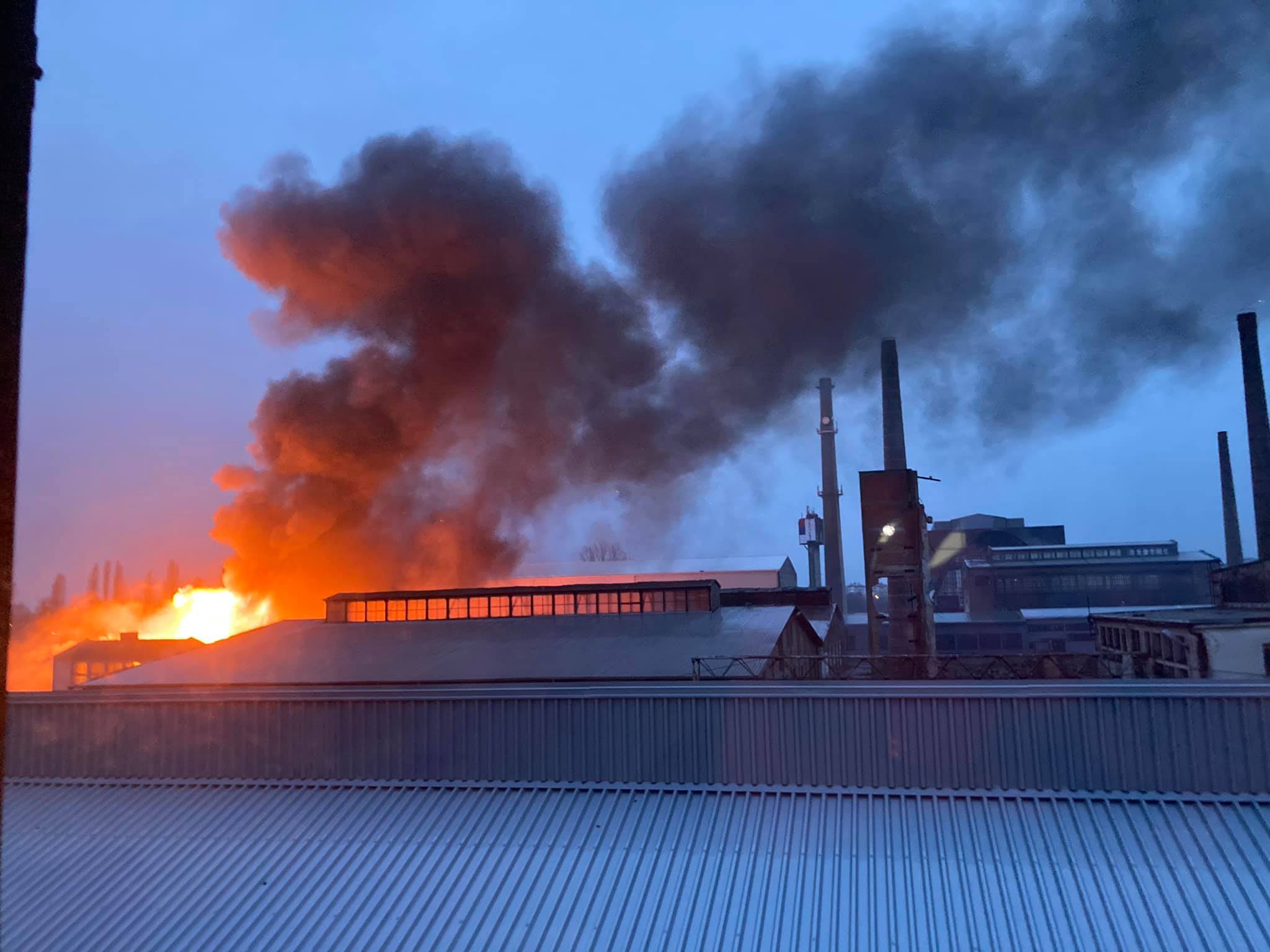 Veliki požar u Pančevu: Gori skladište veštačkog đubriva