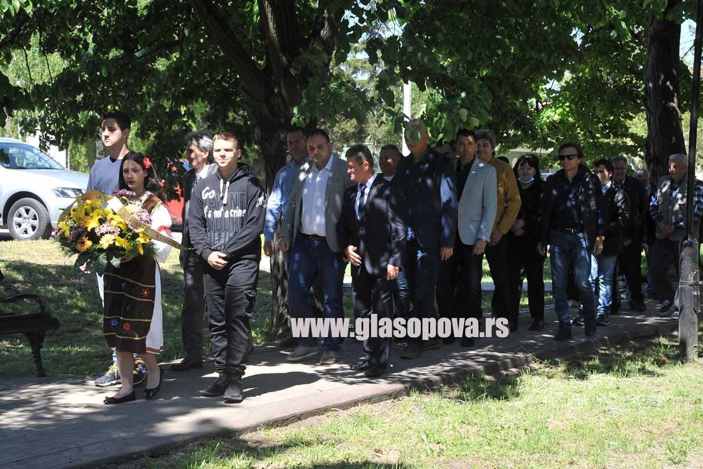 Polaganje venaca u Barandi: Dan pobede i Dan škole „Olga Petrov“