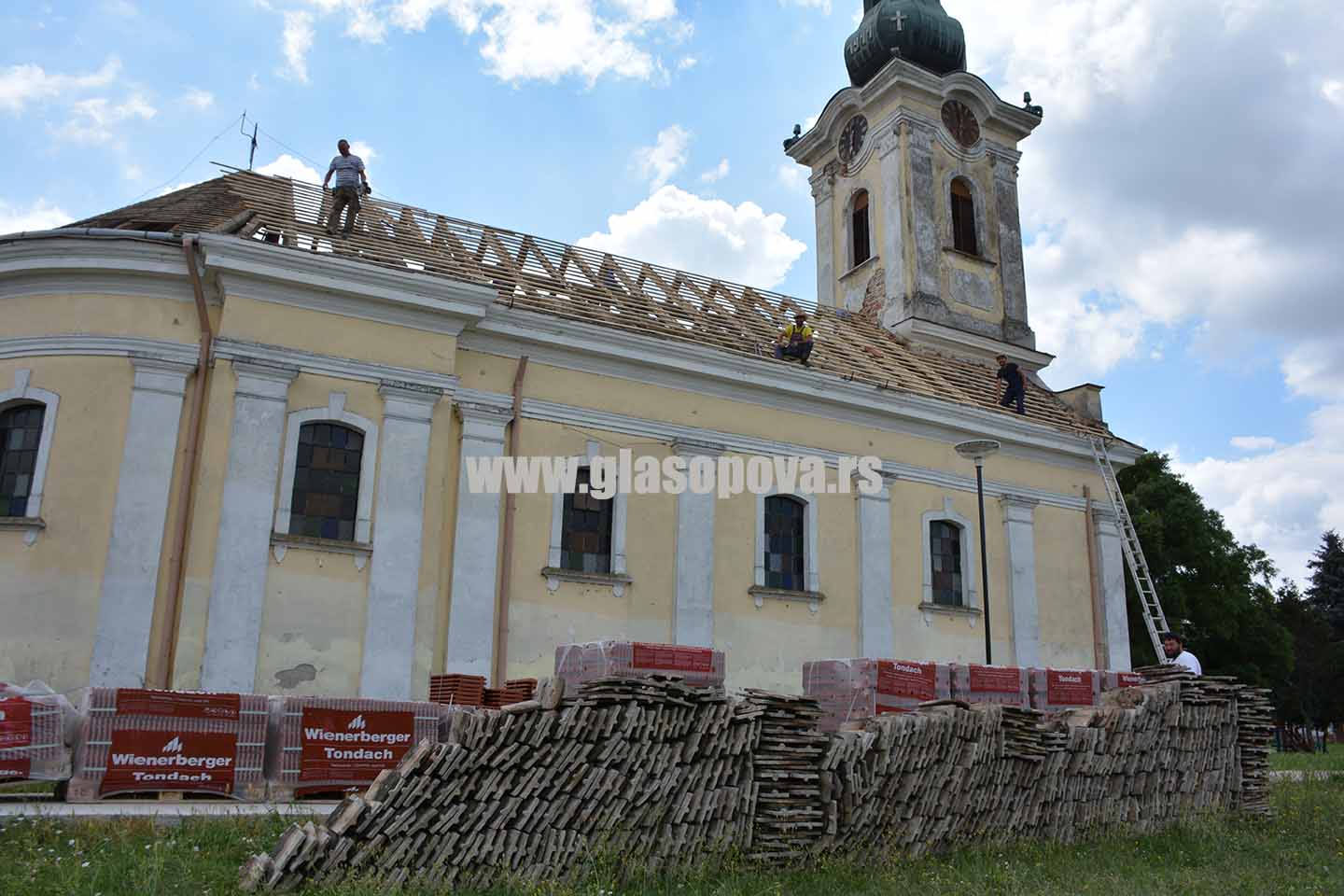 Srpska pravoslavna opština Baranda: Radovi na rekonstrukciji krova crkve