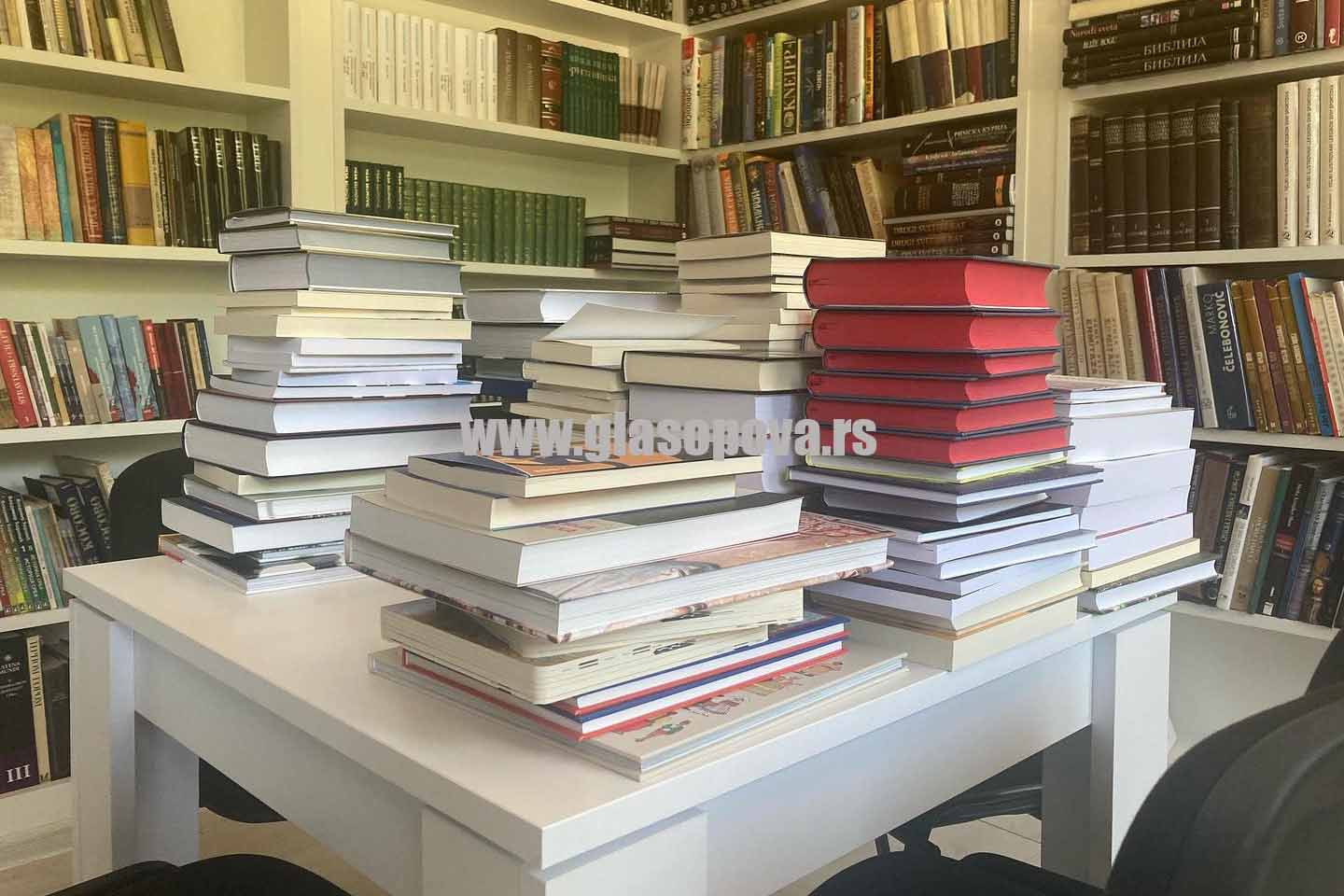 Opštinska narodna biblioteka Opovo: Nove knjige preko otkupa Ministarstva kulture