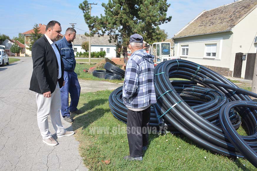Rekonstrukcija vodovodne mreže: U toku su radovi u ulici 2. oktobar u Opovu