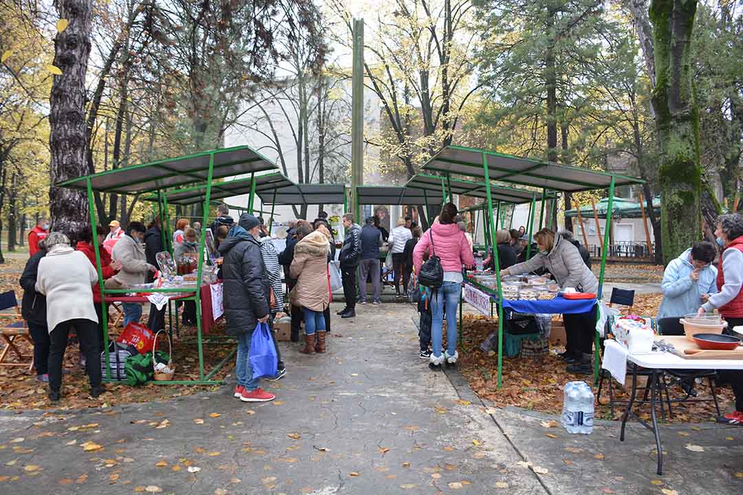 Humanitarni bazar: Građani Opštine Opovo se odazvali humanitarnoj akciji(video)