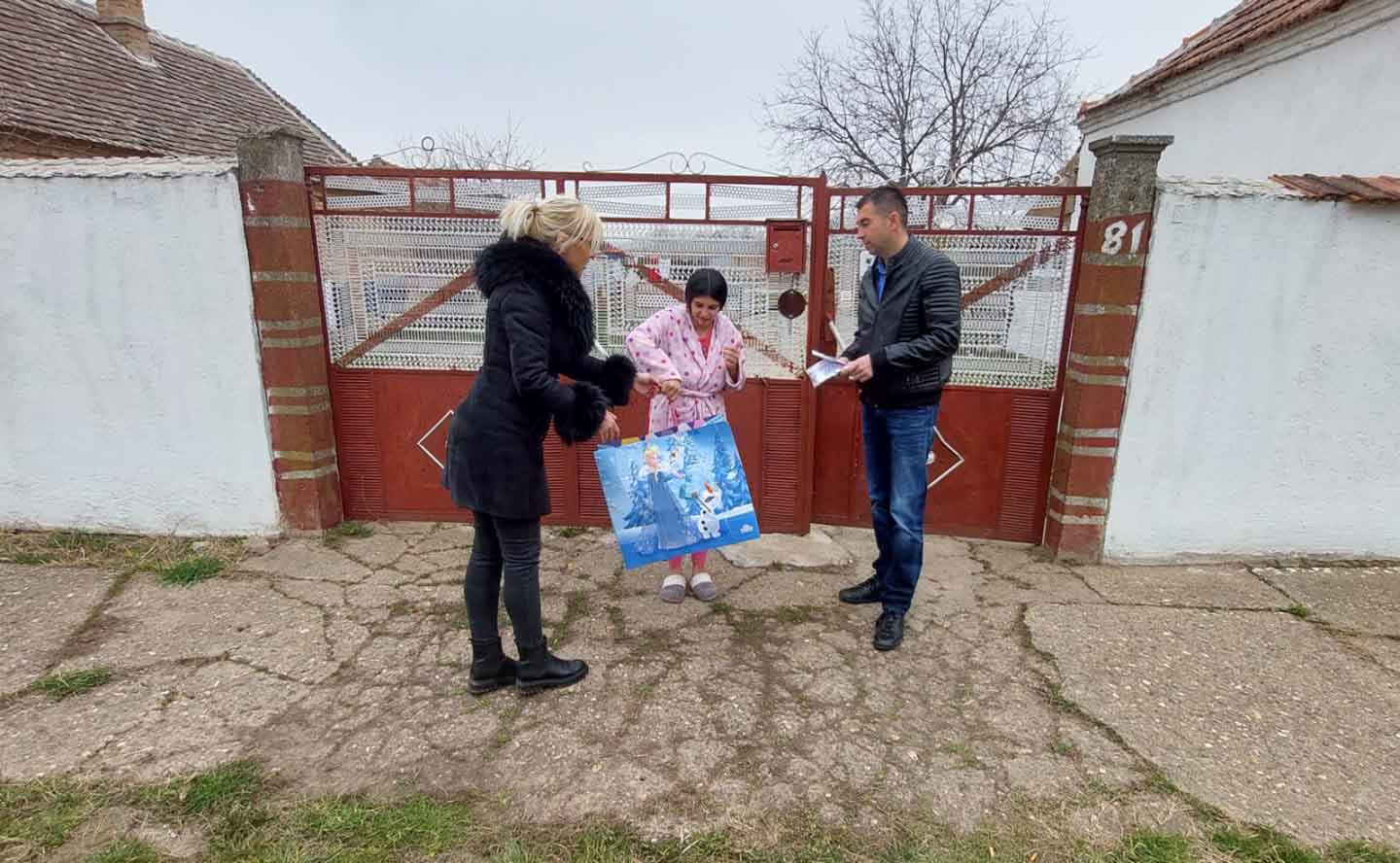 Opštinska uprava Opovo: Paketi za tri novorođena dečaka