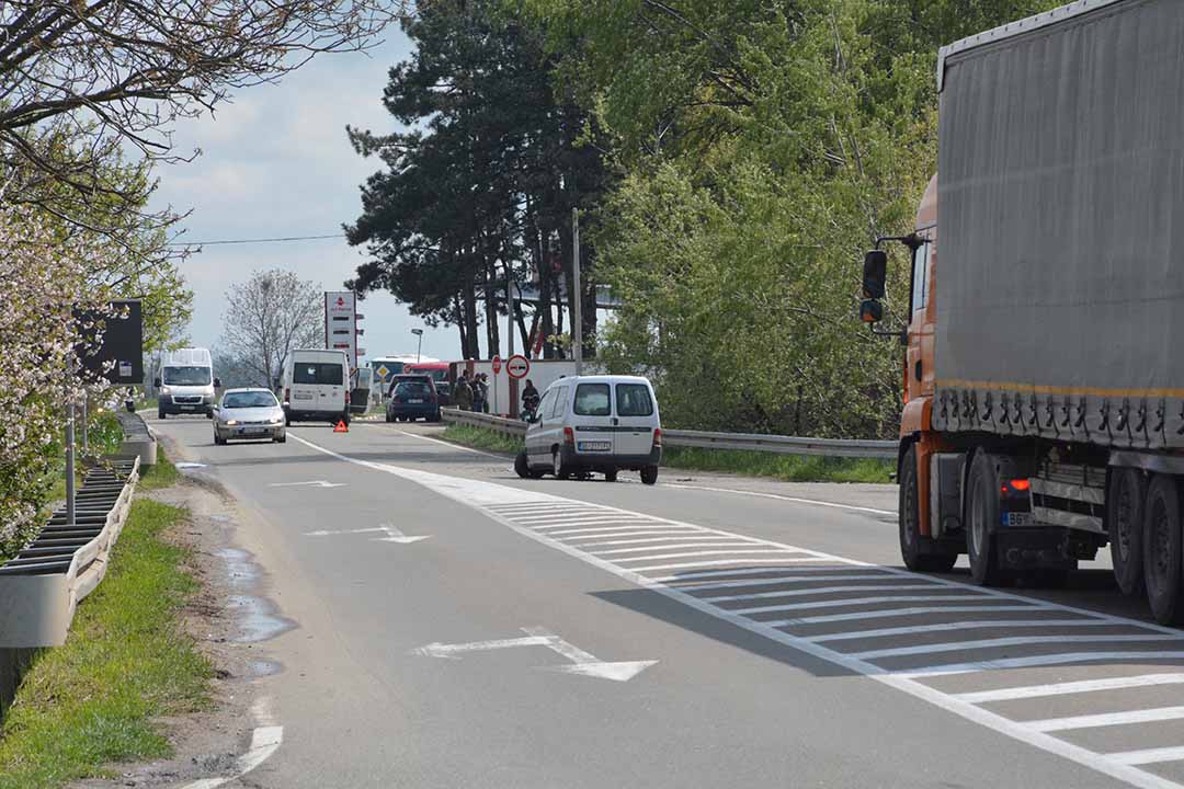 Saobraćaj: Otežan saobraćaj kod Japanskog cveta zbog saobraćajke