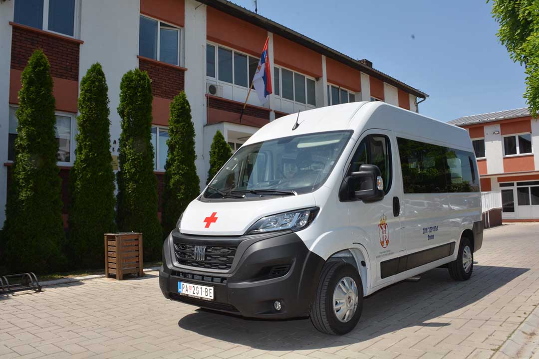 Dom zdravlja Opovo: Novo vozilo za prevoz pacijenata na hemodijalizu (video)