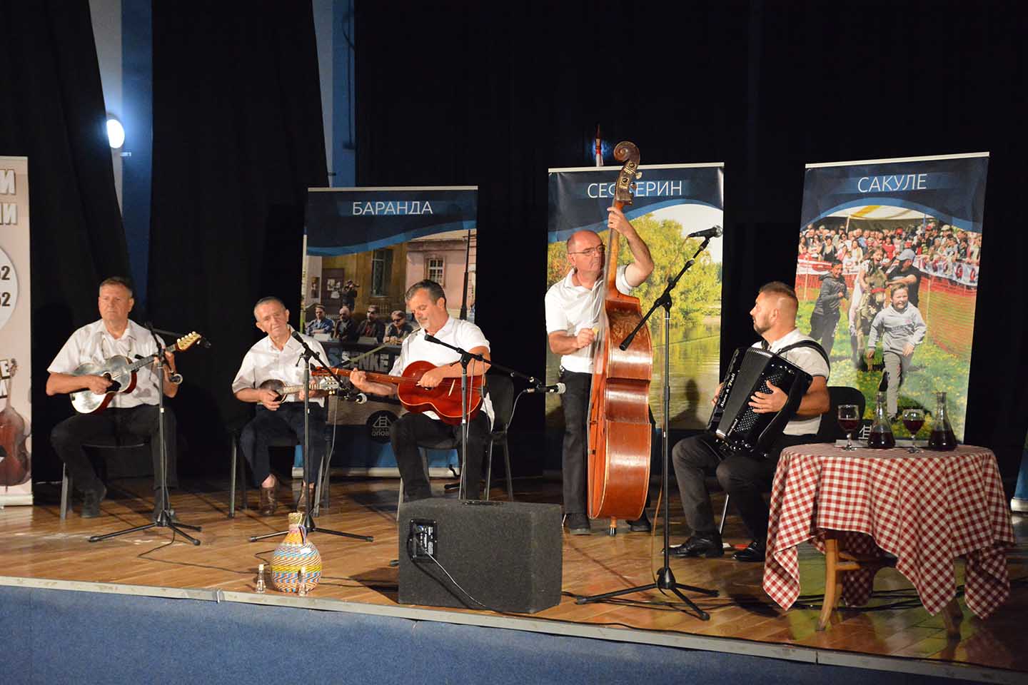 Humanitarni koncert: Opovački tamburaši svirali za Sretena Miševskog (video)