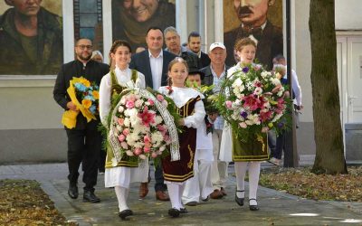 Dan oslobođenja Opova: Položeni venci na spomenik palima rodoljubima (video)