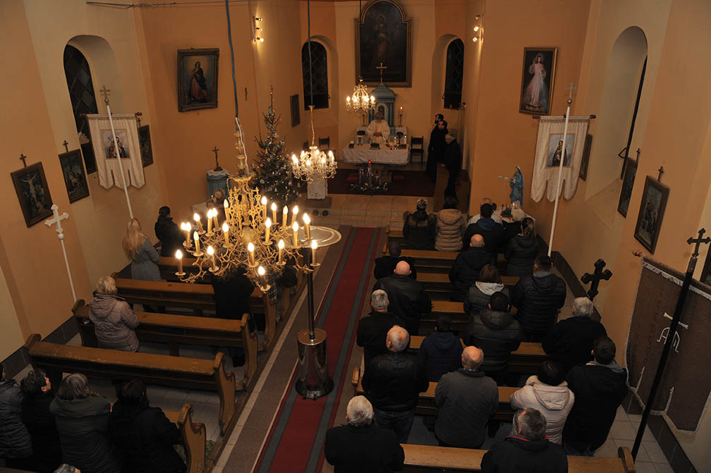 Opovo: Održana ponoćna božićna misa u crkvi Svete Elizabete