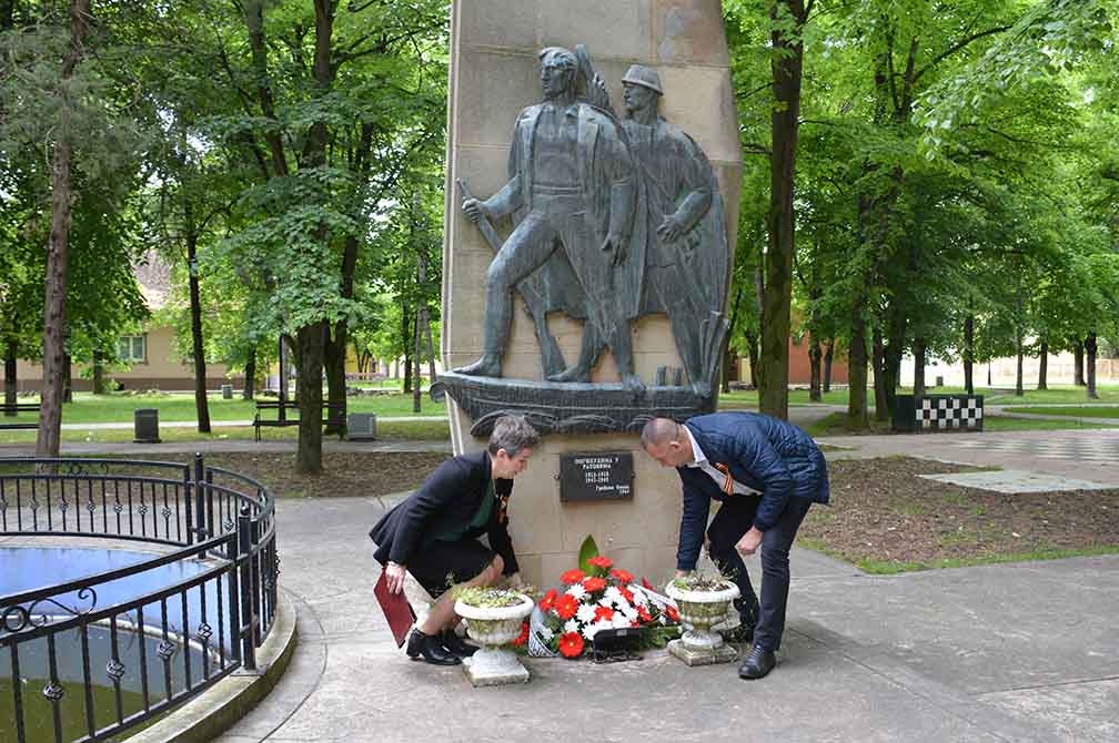Dan pobede: Položen venac na spomenik poginulim ratnicima