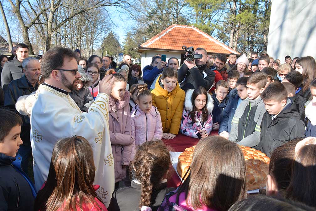 Peticija za ostanak oca Željka u hramu Svetog Nikolaja u Opovu