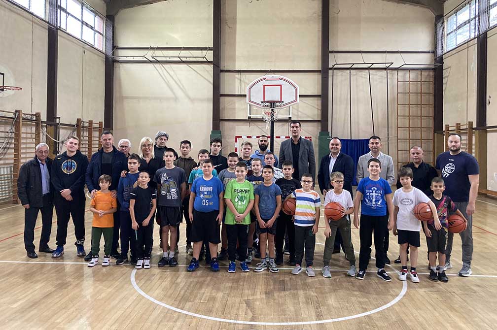Državni sekretar za sport Marko Kešelj posetio Opovo i košarkaški klub