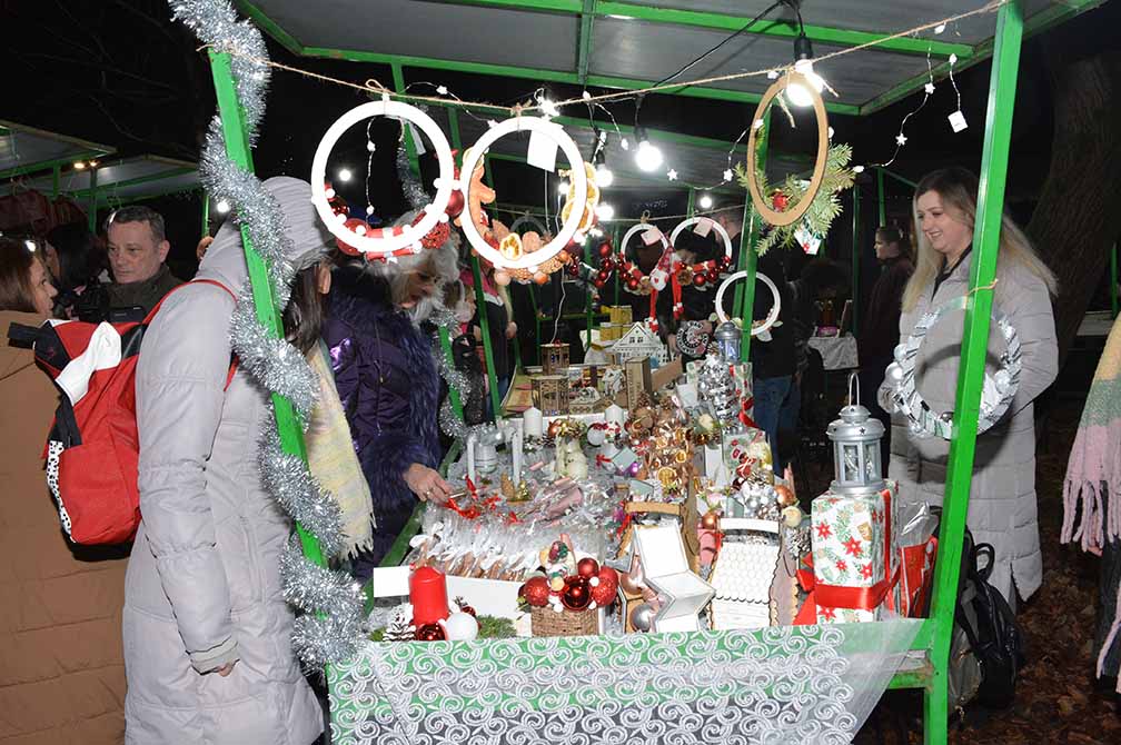 Održan tradicionalni novogodišnji bazar u Opovu (video)