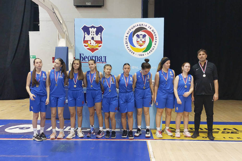 Okružno i međuokružno školsko prvenstvo u košarci: Medalje za mlade košarkašice iz Opova